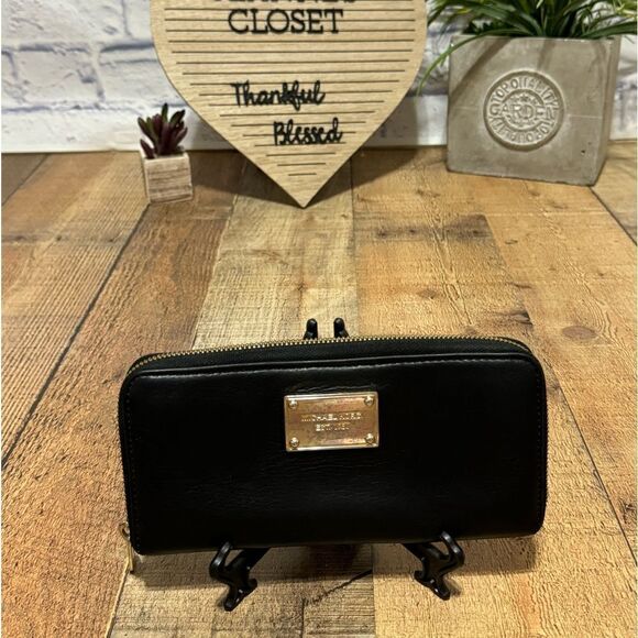 Michael Kors Black Leather Zip Around Continental Wallet - Picture 12 of 12